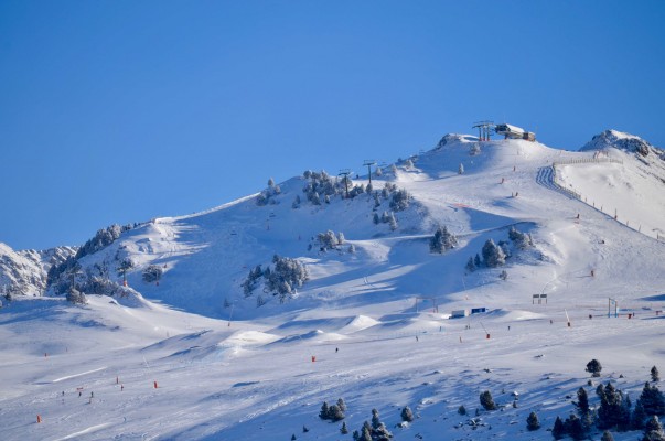 Las últimas nevadas permiten abrir más de 100 km de pistas en Baqueira Beret