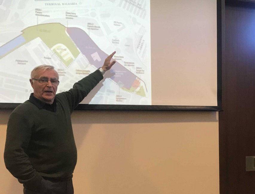 Ribó ofrece detalles del Plan. La zona violeta será donde se ubique la ciudad deportiva del Levante. Foto: AYTO VLC - 
