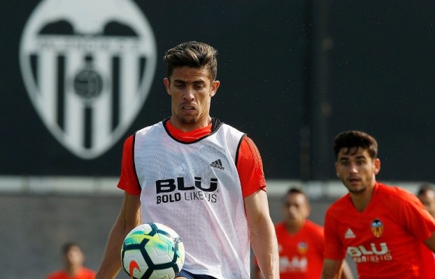 Gabriel Paulista sufre una dolencia muscular en su pierna derecha, pendiente de evolución
