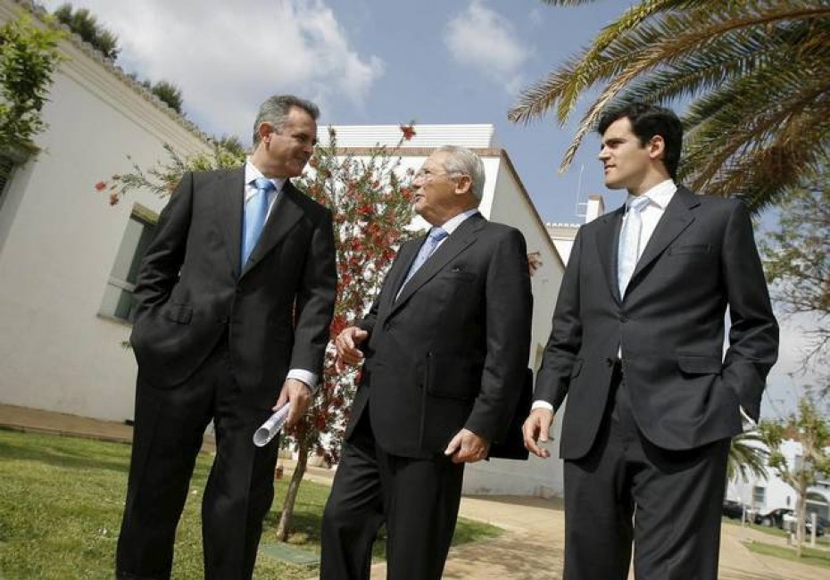 De izq. a derecha: Javier Serratosa, Emilio Serratosa y Gonzalo Serratosa (Foto: EFE) - 