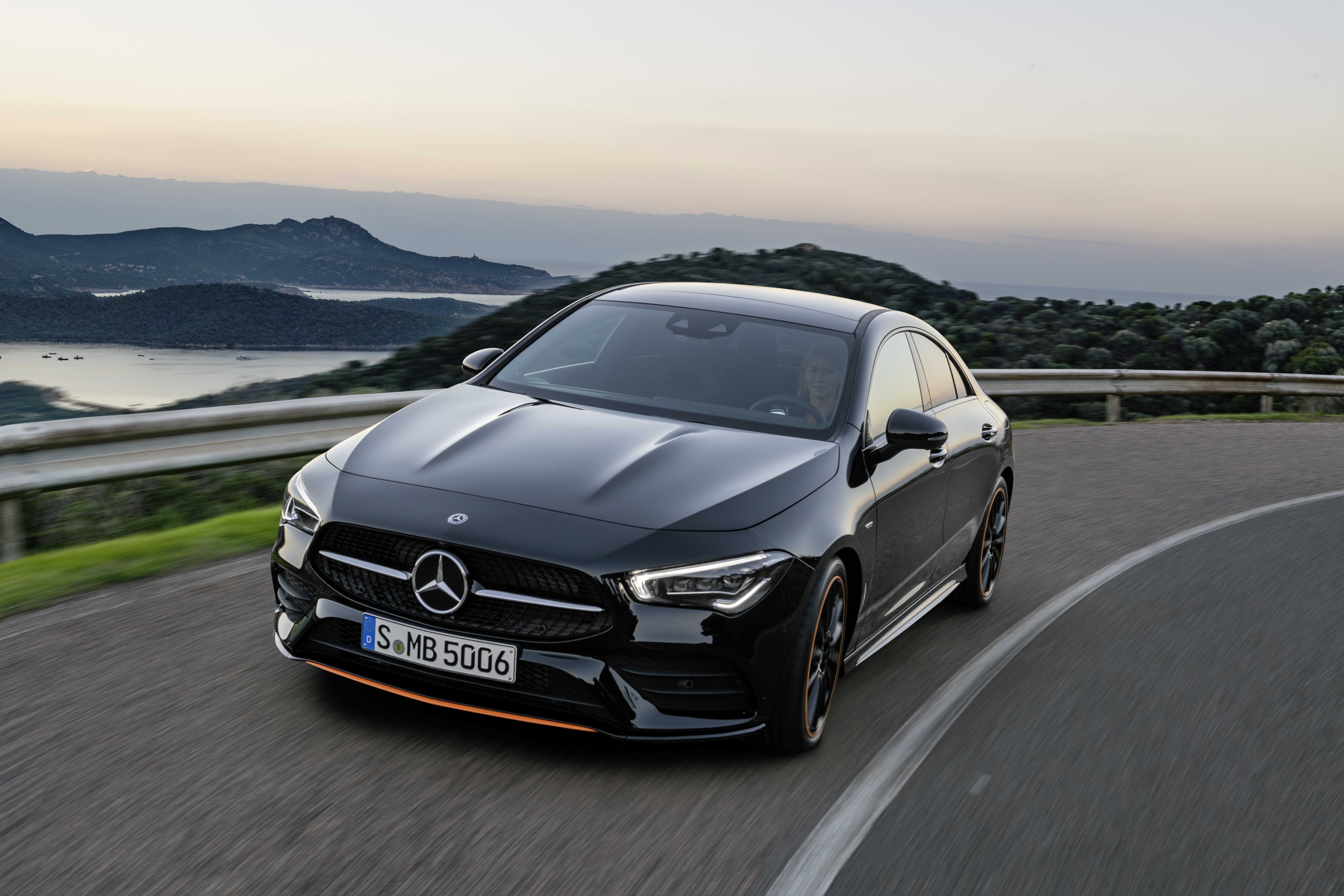 El nuevo Mercedes-Benz CLA Coupé, una máquina inteligente
