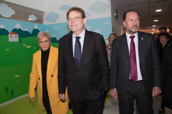 Ximo Puig se viste de Rey Mago en Orihuela: promete la CV-95 y la zona logística de San Isidro