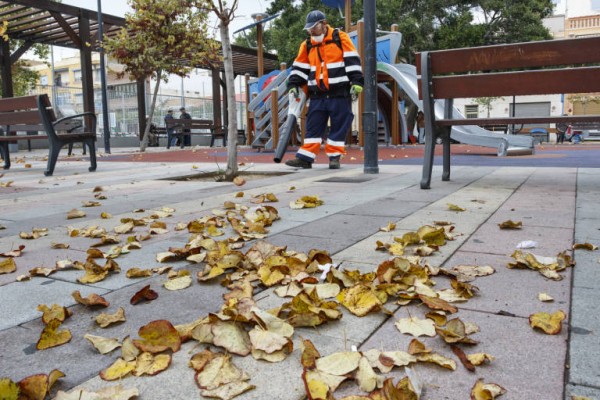 El bucle de la limpieza continúa... y se amplía a la contrata de colegios: la oposición exige informes