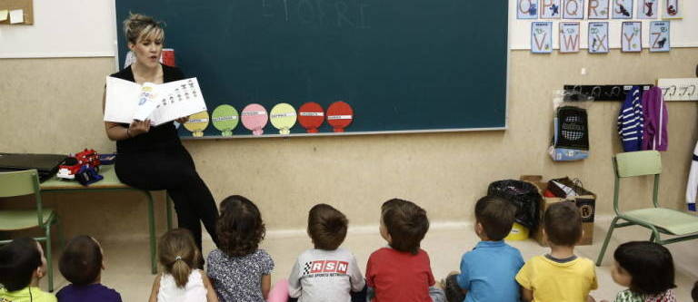 El CSIF dice que el retraso en cubrir vacantes deja a miles de alumnos sin clase