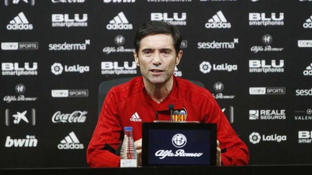 Bajo el paraguas de Marcelino
