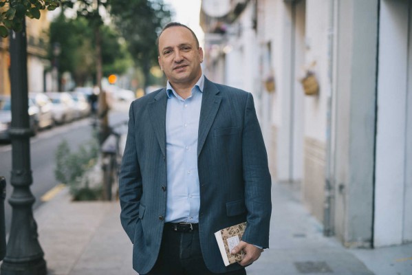 El candidato de Podem a la Generalitat, de precampaña por Perú
