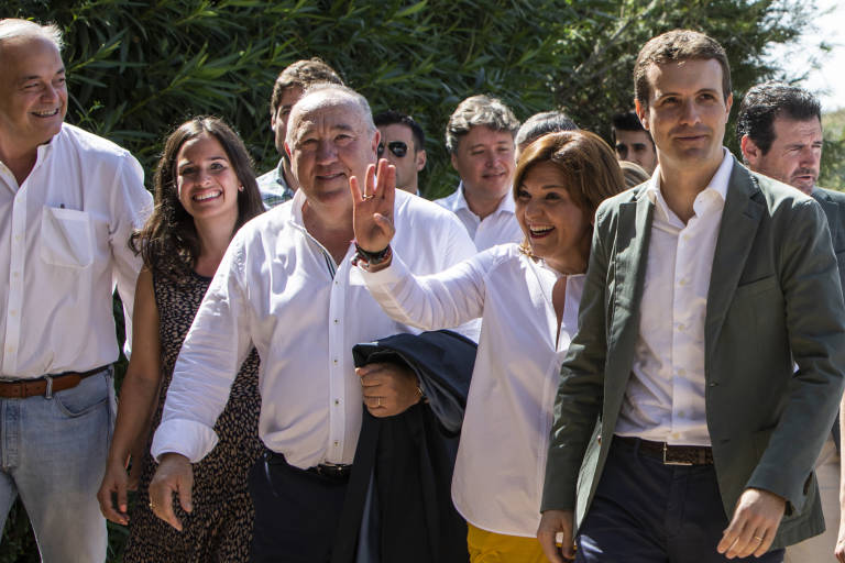 Génova deja la puerta abierta a candidatos independientes en Madrid y València