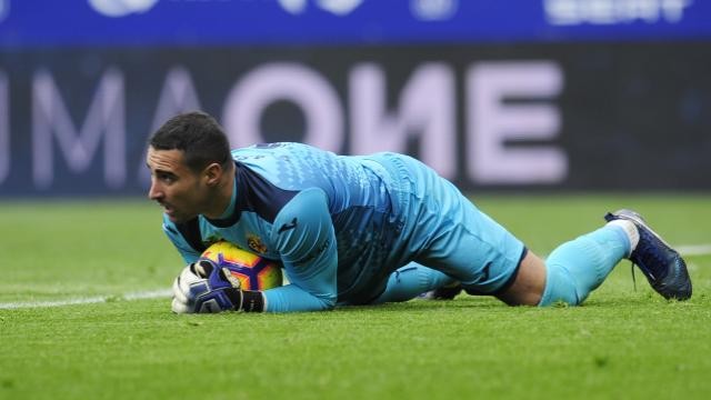 Asenjo sostiene al Villarreal ante un Eibar más intenso 