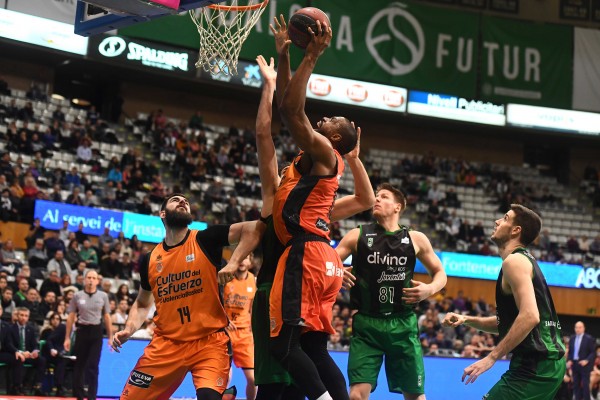 Carbón del malo en Badalona y la Copa se complica (83-74)