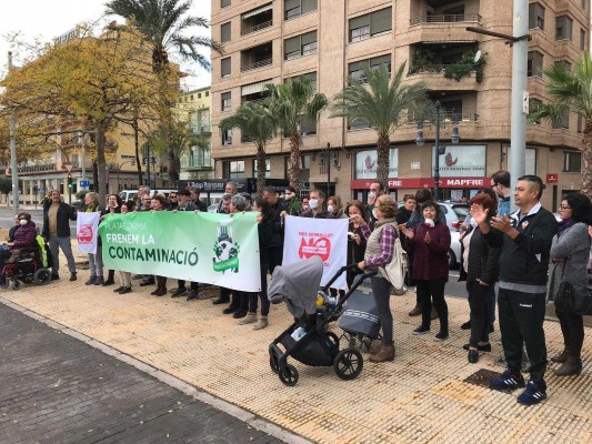 Frenem la contaminació lleva las emisiones del Serrallo y el puerto a Bruselas esta semana 