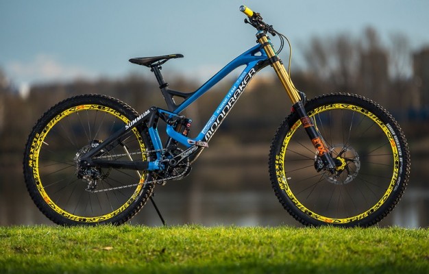 El propietario de Mondraker y Team Bike crea en Elche una empresa para gestionar acciones