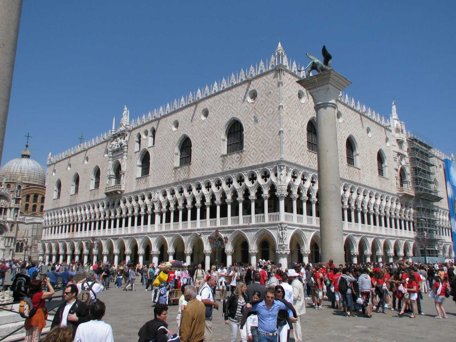 Venecia cobrará hasta 10 euros a los turistas que la visiten un solo día pero no pernocten en ella