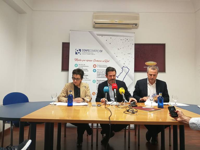 La asociación de comercio Confecomerç condena el vandalismo contra la Federación de Hostelería