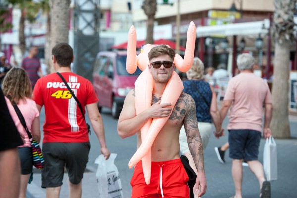 El Plan Acústico de Benidorm concluye que el foco del ruido está en el tráfico rodado y no en el ocio