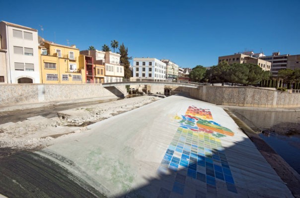 Tres empresas se unen para la limpieza de los depósitos en Orihuela de los Canales del Taibilla