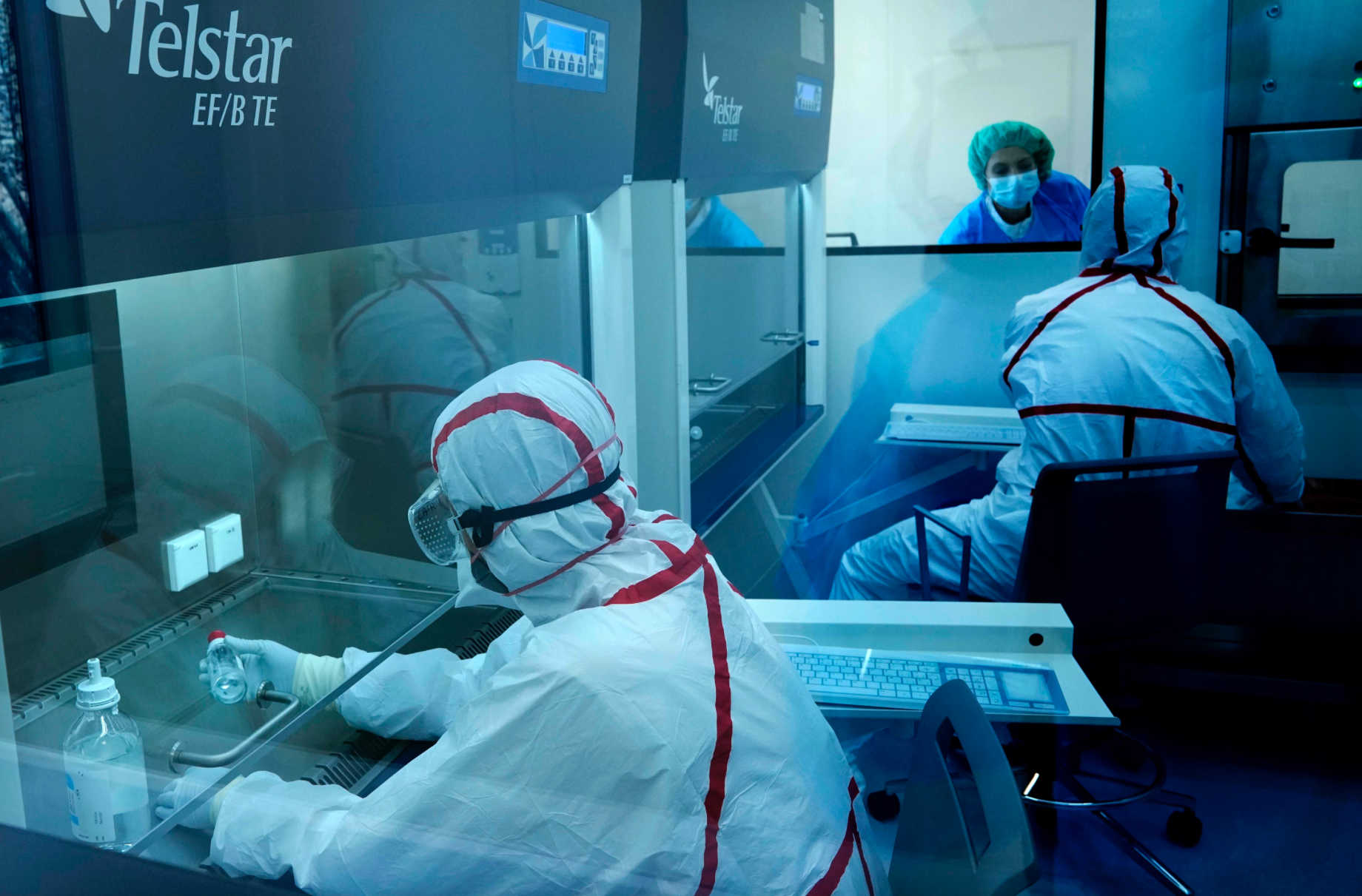 La nueva Sala Blanca del IVO garantiza la preparación de medicamentos con la máxima seguridad para pacientes y profesionales

