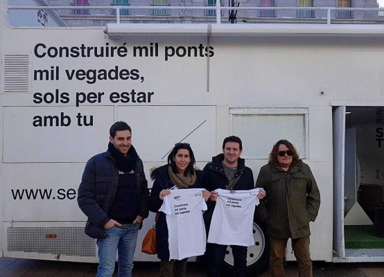 El Bus de la Llengua recala en Vila-real i Castelló amb exposicions, tallers i contacontes