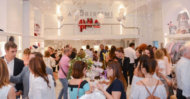 La marca alicantina de moda infantil Amorissimi se asocia con un inversor para entrar en México