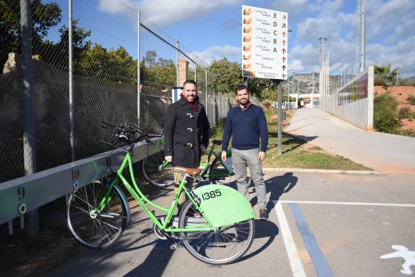 Castellón estrena carril bici y Bicicas para unir las instalaciones deportivas del Chencho y Sindical