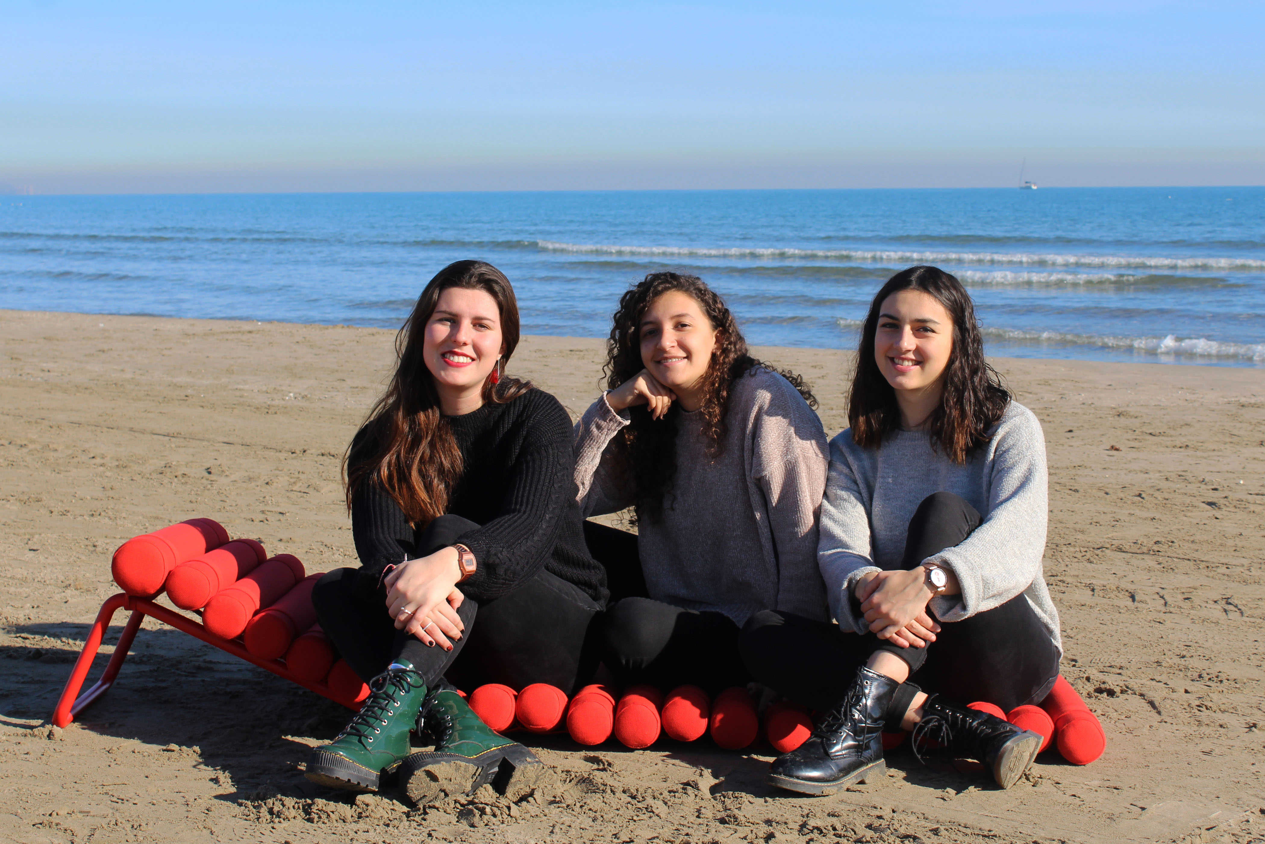 Tres alumnes de l'UJI transporten els seus dissenys fins a la revista internacional Wallpaper 