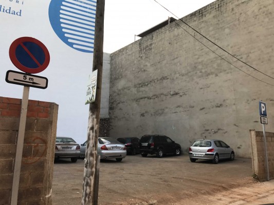 Nules habilita una nueva zona en desuso para crear nuevas plazas de párking de vehículos