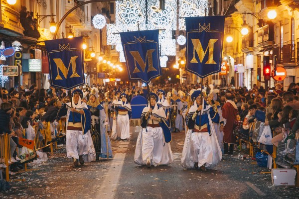 La Cabalgata de Carteros Reales recorre este viernes las calles de Alicante
