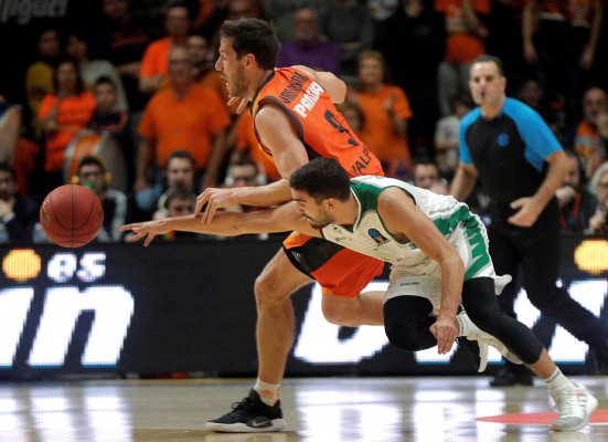 Reivindicación ante Unicaja al son de los Thomas (85-74)