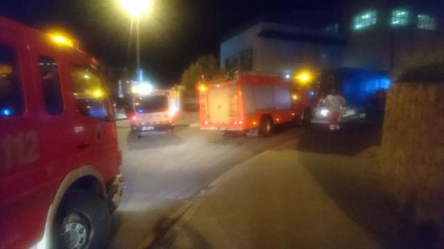 Una mujer con quemaduras graves y 21 heridos por inhalación de humo, en el incendio de la residencia en Alzira