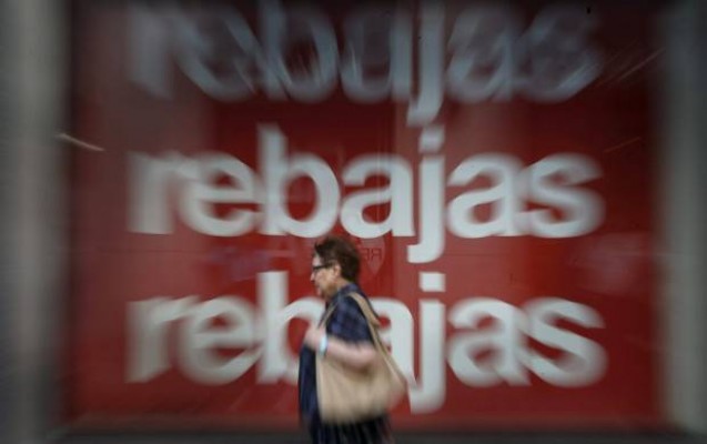 La Comunitat generará 16.300 empleos en la campaña de rebajas, un 1% más que en 2018