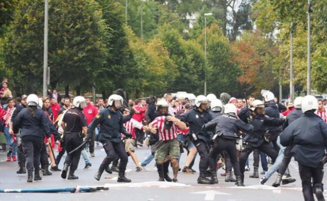 La juez decreta prisión provisional para diez ultras del Sporting por los altercados antes del derbi asturiano