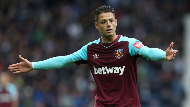 El Valencia piensa en Chicharito Hernández para reforzar su delantera