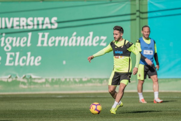 El Elche regresa este domingo al trabajo con las novedades de Dani Calvo y Nacho Gil

