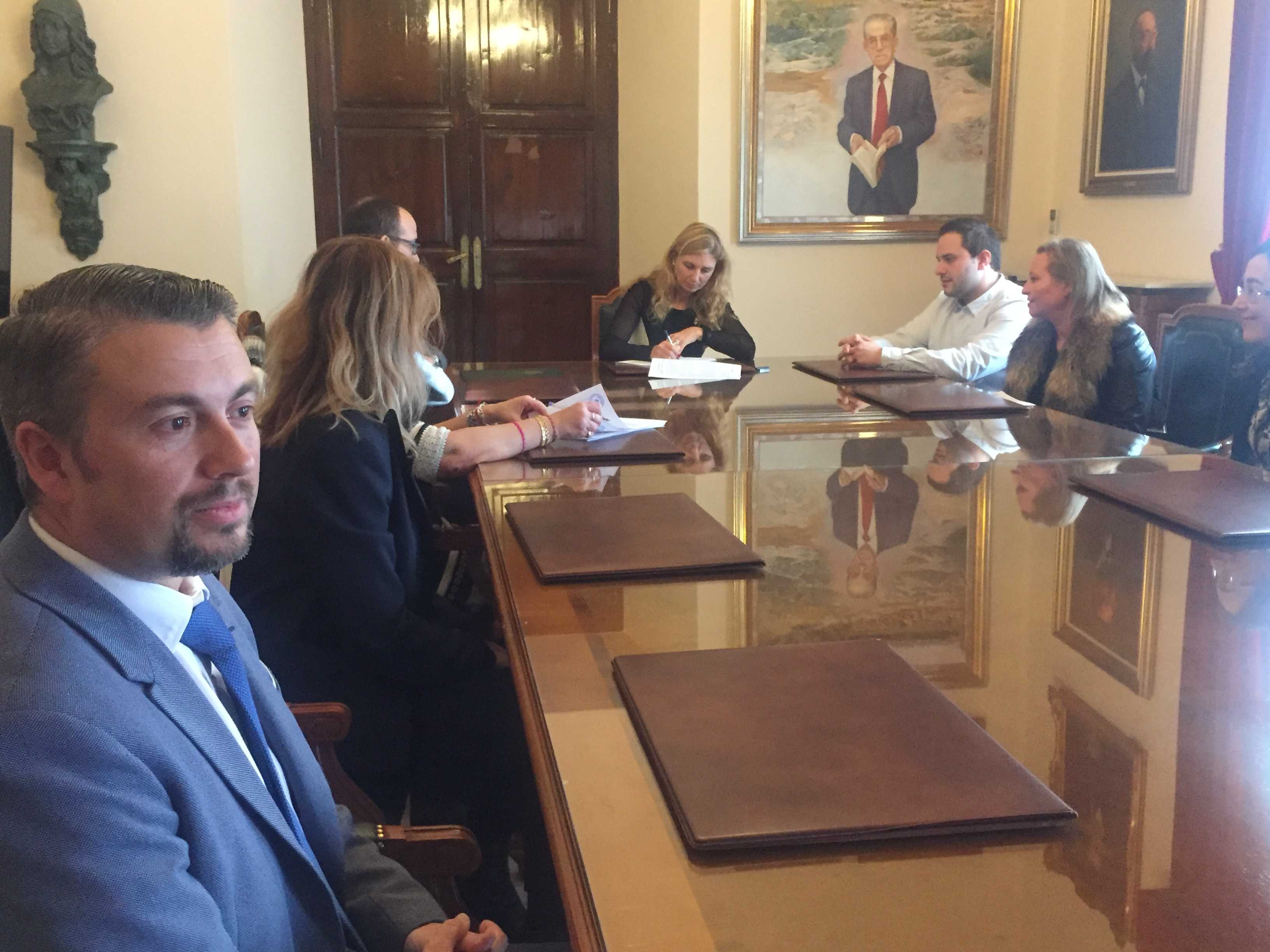 Castellón renueva el convenio con Consum por 1,6 millones para dar 'vales de compra' a necesitados