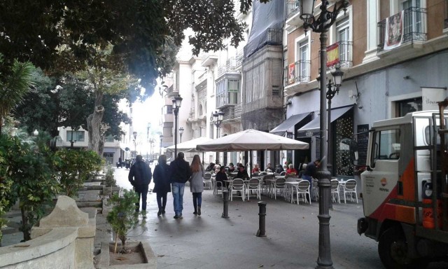 El plan de veladores de Miró: un informe de Bomberos pidió dejar libres las calles laterales