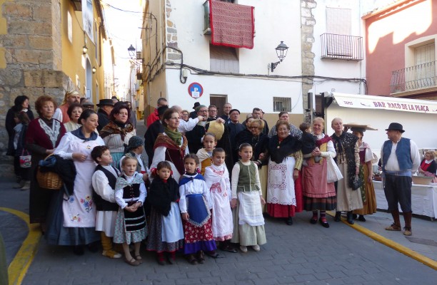 Suera retrocede en el tiempo con una muestra que expone sus populares costumbres