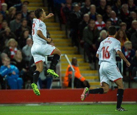 El Sevilla sufre para arrancar un punto ante Liverpool que perdonó