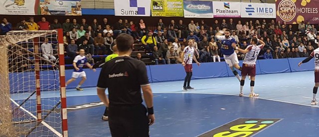 Abinzano elogia al equipo pero está desilusionado por falta de apoyos al club

