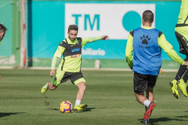 Ya es oficial la cesión de Nacho Gil al Elche