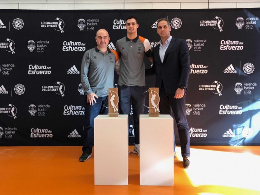 Abalde sobre el Adidas NGT: 