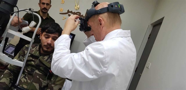 El Gobierno de Irak contrata al doctor Jorge Alió para operar a sus soldados de guerra