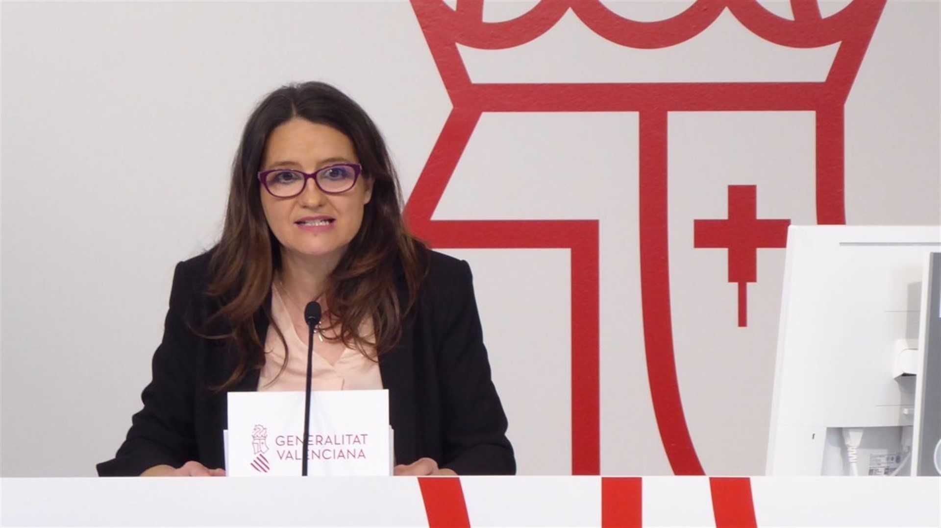Oltra anuncia que las familias acogedoras recibirán un 13% más de ayudas en 2019