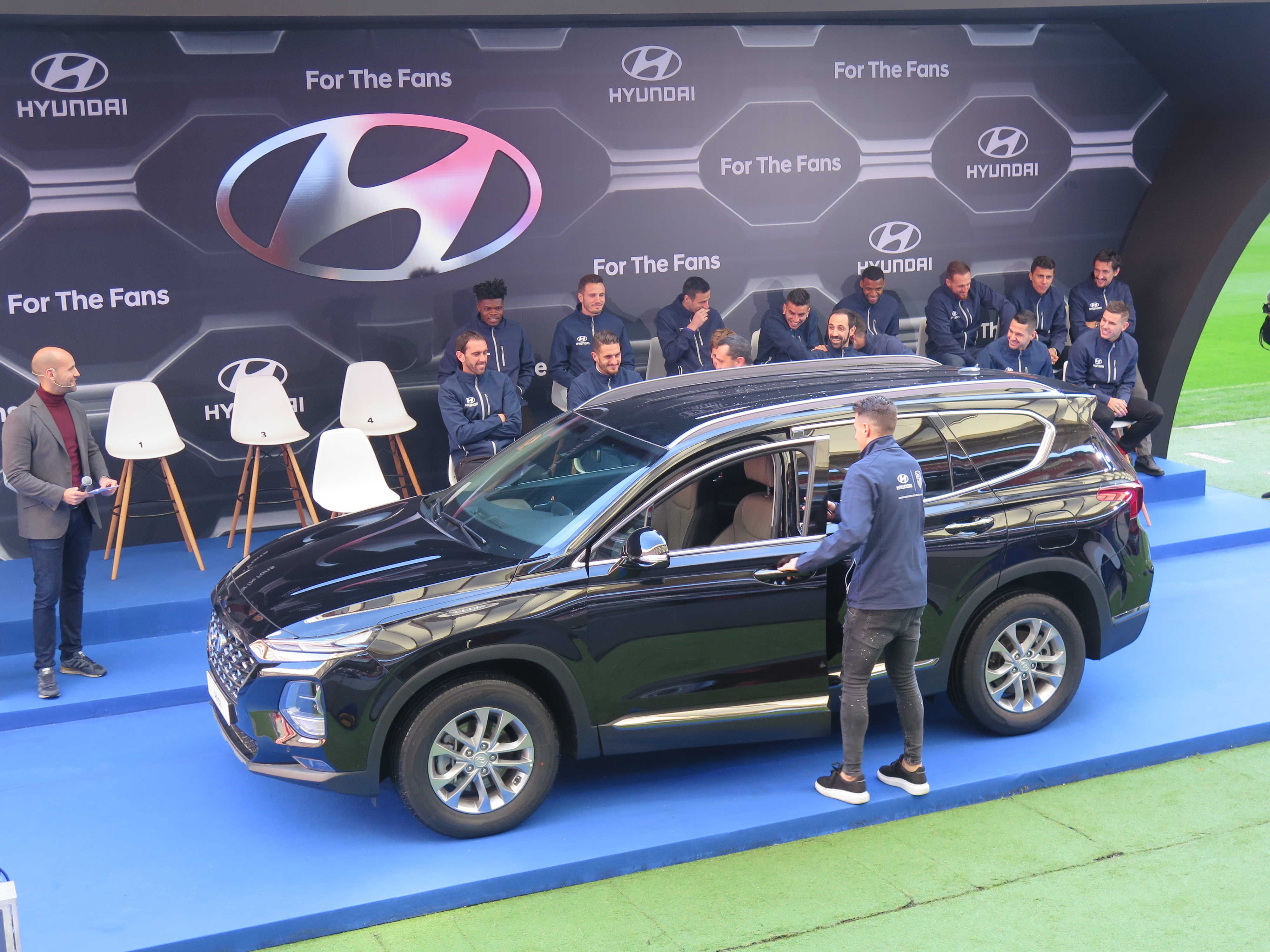 La afición entregó a la plantilla del Atlético de Madrid sus Hyundai Santa Fe