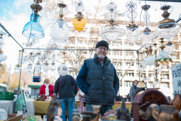 De paseo por el rastro: una ciudad efímera entre hallazgos fascinantes y decadencia