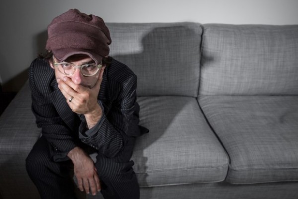 Alec Ounsworth: “Hoy en día escucho bandas que parecen hacer el mismo disco una y otra vez”
