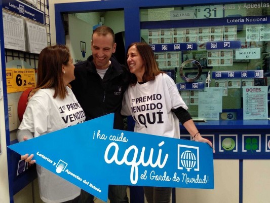 Una lotera de València se estrena con el 'Gordo': 