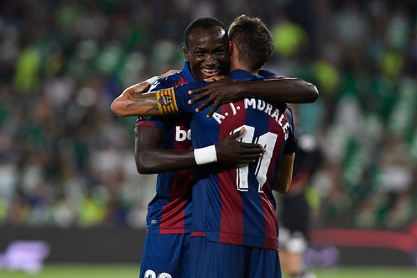 Vukcevic y Dwamena regresan para la visita a Vallecas