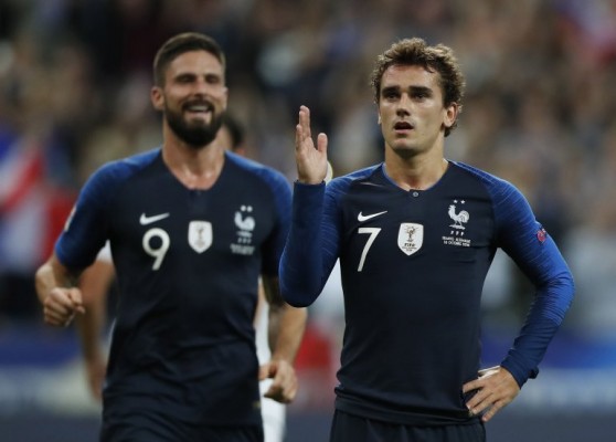 La odisea de regalar la camiseta de la selección francesa con dos estrellas

