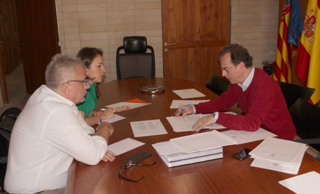 Guanyar y Cs se resisten a avalar el presupuesto del PP pese al 'anzuelo' de 30 millones en obras