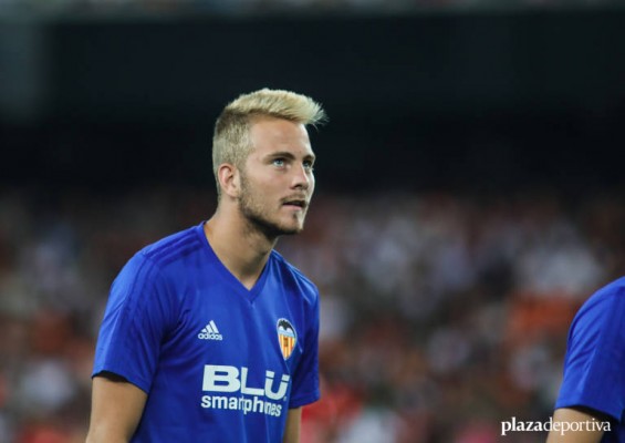 El Valencia paraliza la salida de Racic 