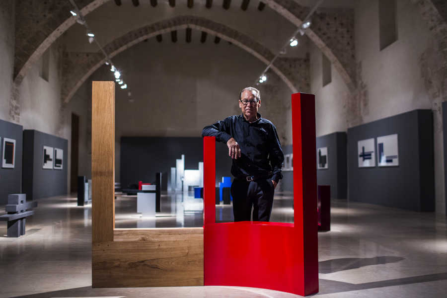 El artista valenciano Manolo Valdés lleva a Singapur su mayor muestra en Asia